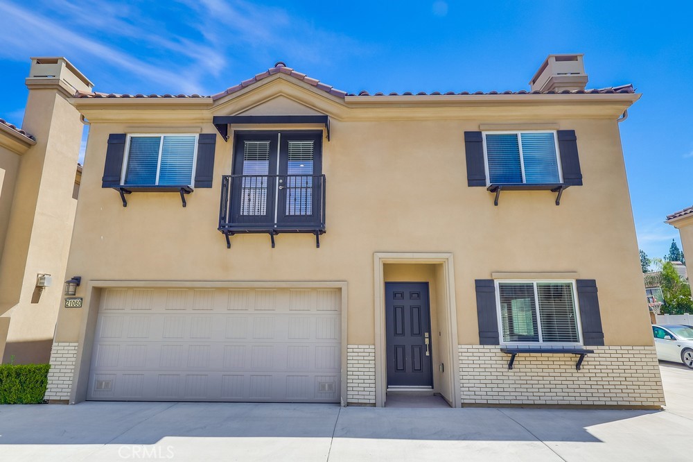 Modern Comfort Detached Townhome in the highly sought-after Charter Oak neighborhood! Built in 2021, this newly built 4-bedroom, 3-bathroom residence blends contemporary design with thoughtful functionality. Enjoy the convenience of a 2-car attached garage plus one assigned parking space adjacent to this unit. Inside, you’ll find a bright and open floor plan. Downstairs, it offers a spacious living room that flows seamlessly into a modern kitchen, one bedroom, and one bathroom. Upstairs, the ultra-spacious master suite has a walk-in closet, a walk-in shower, and a tub; two secondary bedrooms are generously sized; plus a spacious loft is great for a second living space. This nearly new townhome is perfect for today’s modern lifestyle!