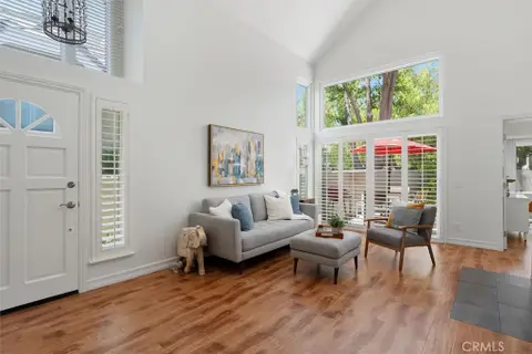 MLS: SR26153981