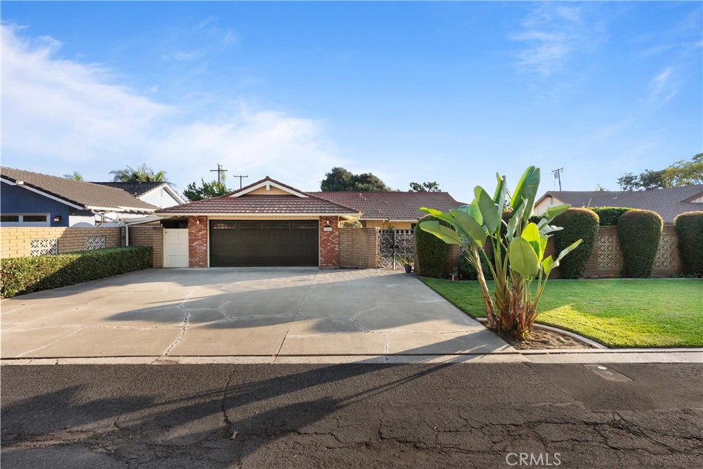 Properties 1 564 E Fellows