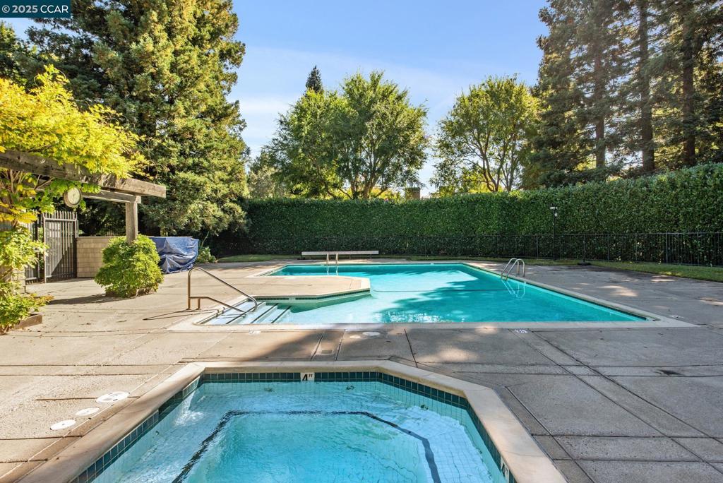 SUMMIT RIDGE - Residential