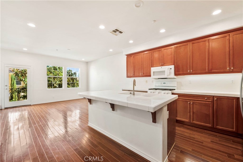 139 Pantheon 41, Irvine CA 92620 - Photo 6