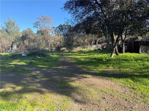 Photo of 3626 Oleander St, Clearlake, CA 95422 (MLS # LC26006185)