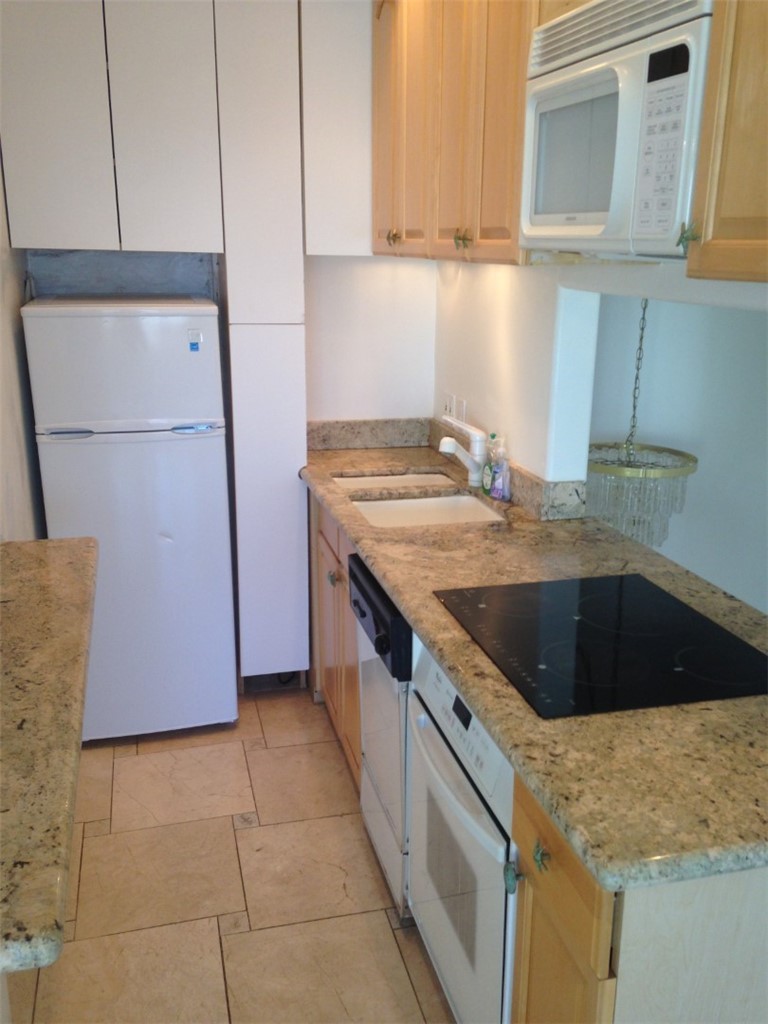 711 Pacific Coast Highway 431