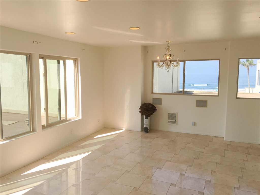 711 Pacific Coast Highway 431