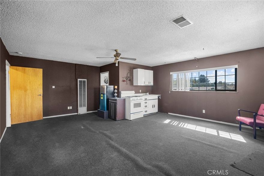 SECOND UNIT #2 sits above the garage with its own private entrance — zero sharing, all independence.
Full bathroom, sleek kitchenette, and a huge closet that actually fits real life.
Perfect for rental income, guests, or multigenerational living.
This one’s a must-see. Blink and it’s gone. ????