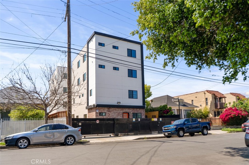 1135 S Ardmore Avenue
