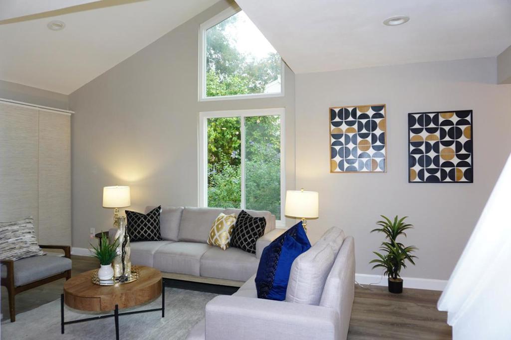 618 S Fair Oaks Avenue