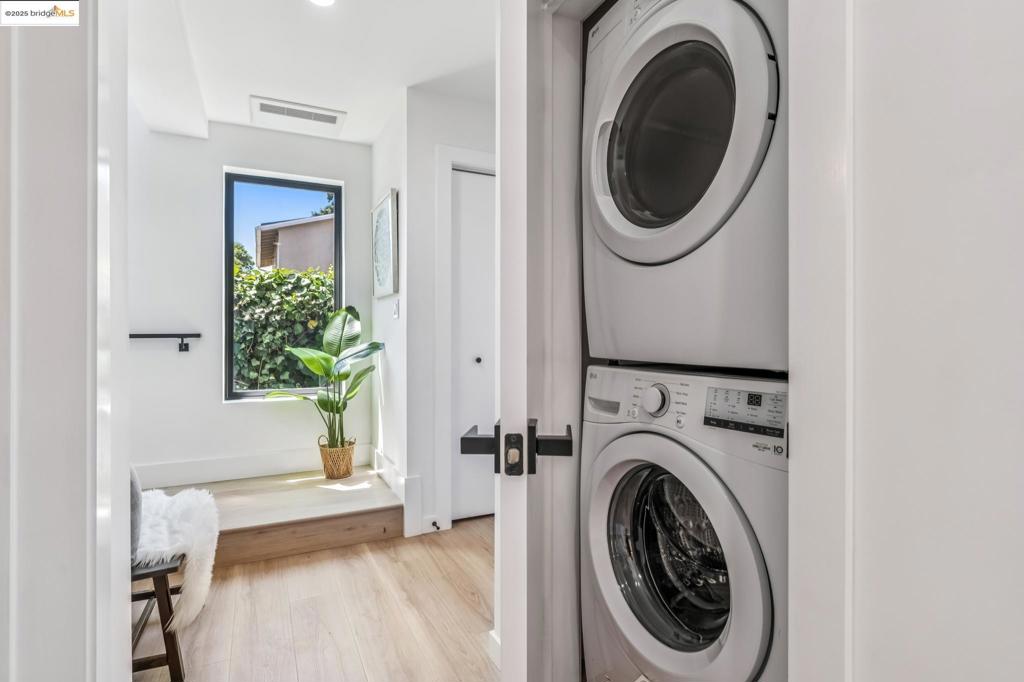 NORTH OAKLAND - Residential Income
