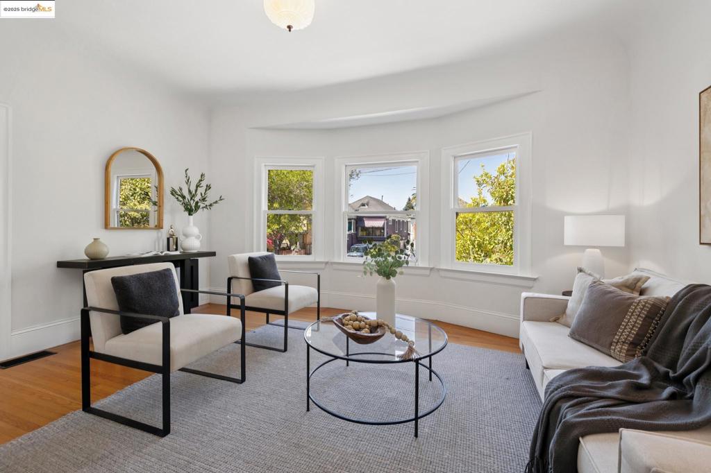 NORTH OAKLAND - Residential Income