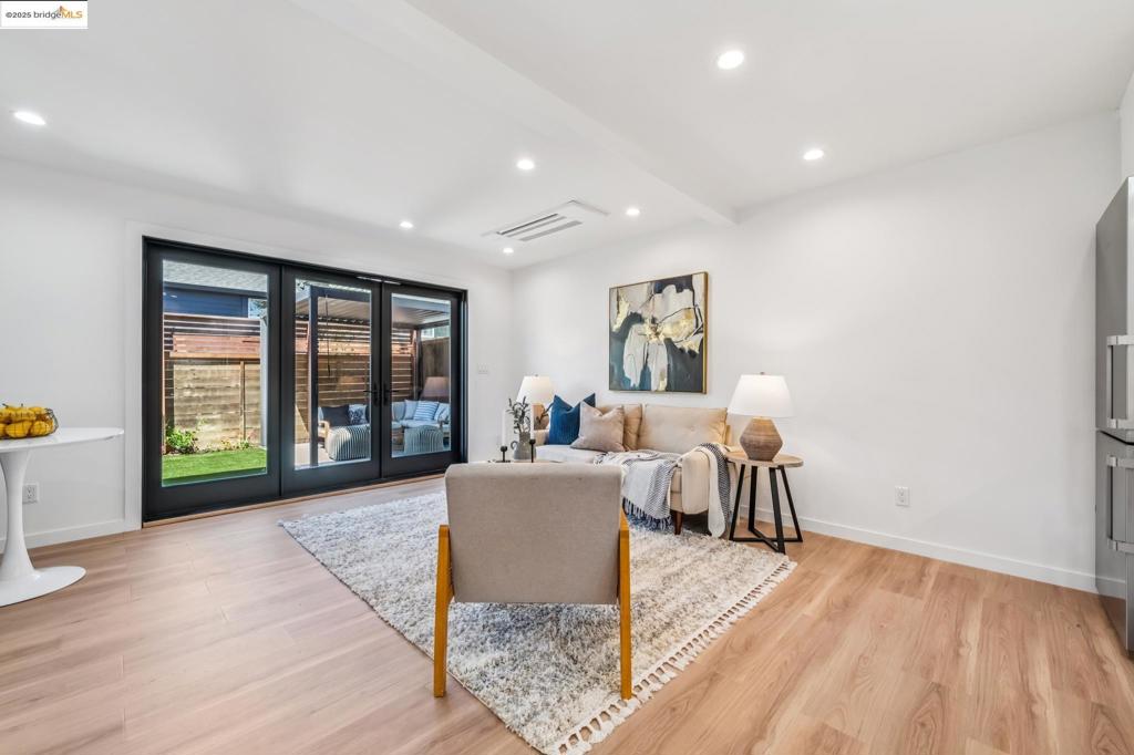 NORTH OAKLAND - Residential Income
