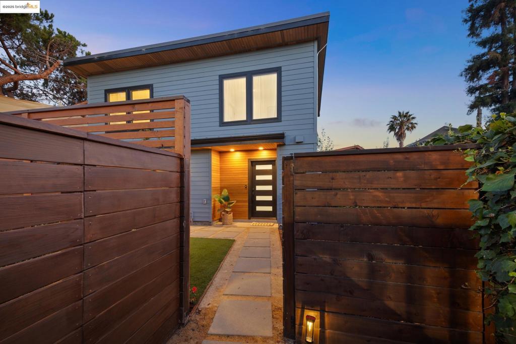 NORTH OAKLAND - Residential Income