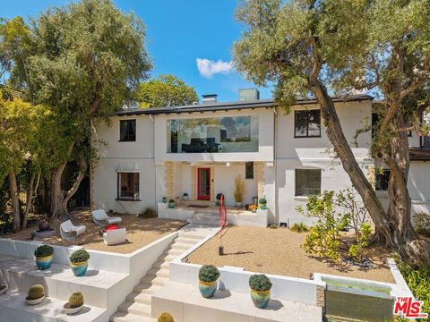 Photo of 1323 Club View Drive, Los Angeles, CA 90024 (MLS # 26727573)