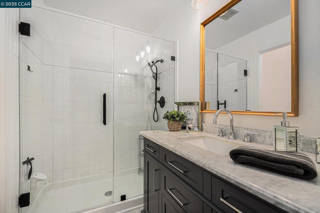 WALNUT FOREST - Residential