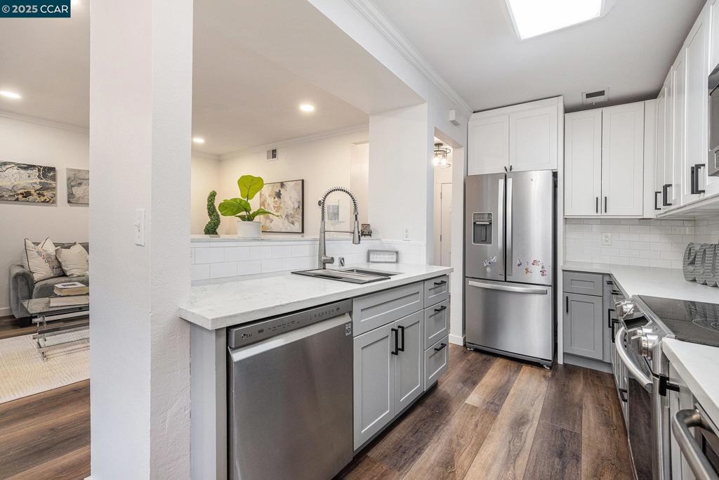 WALNUT FOREST - Residential