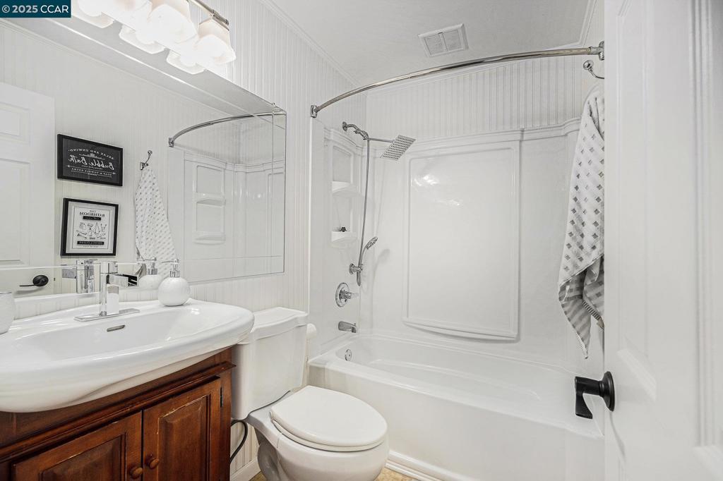 WALNUT FOREST - Residential