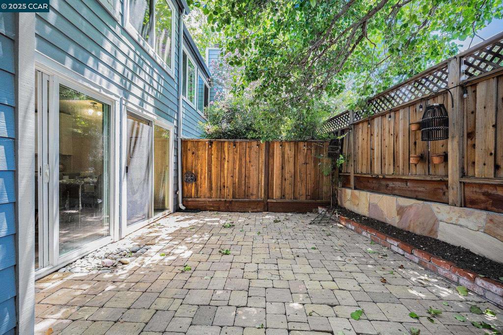 WALNUT FOREST - Residential