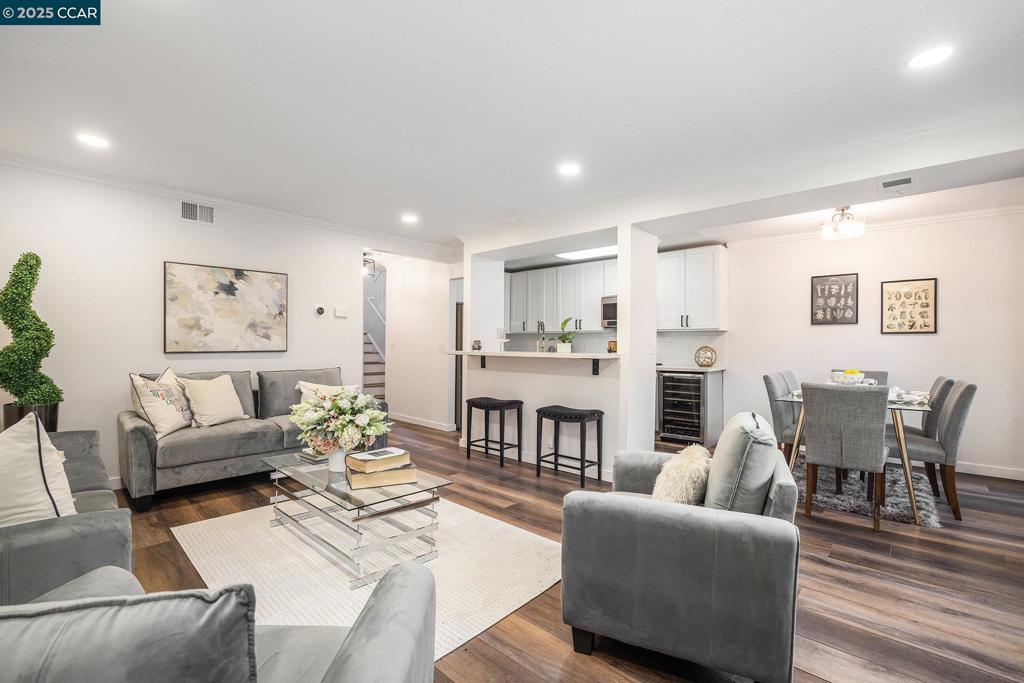 WALNUT FOREST - Residential