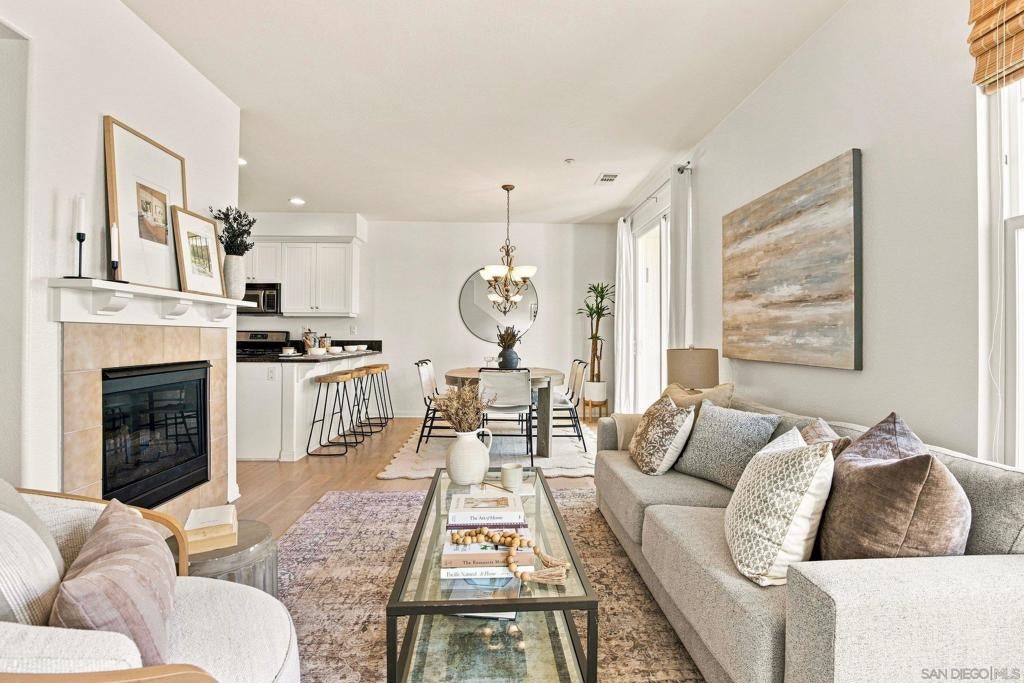 845 Harbor Cliff Way Way 305, Oceanside CA 92054