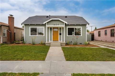 Photo of 1609 N Pearl Ave, Compton, CA 90221 (MLS # WS26106127)