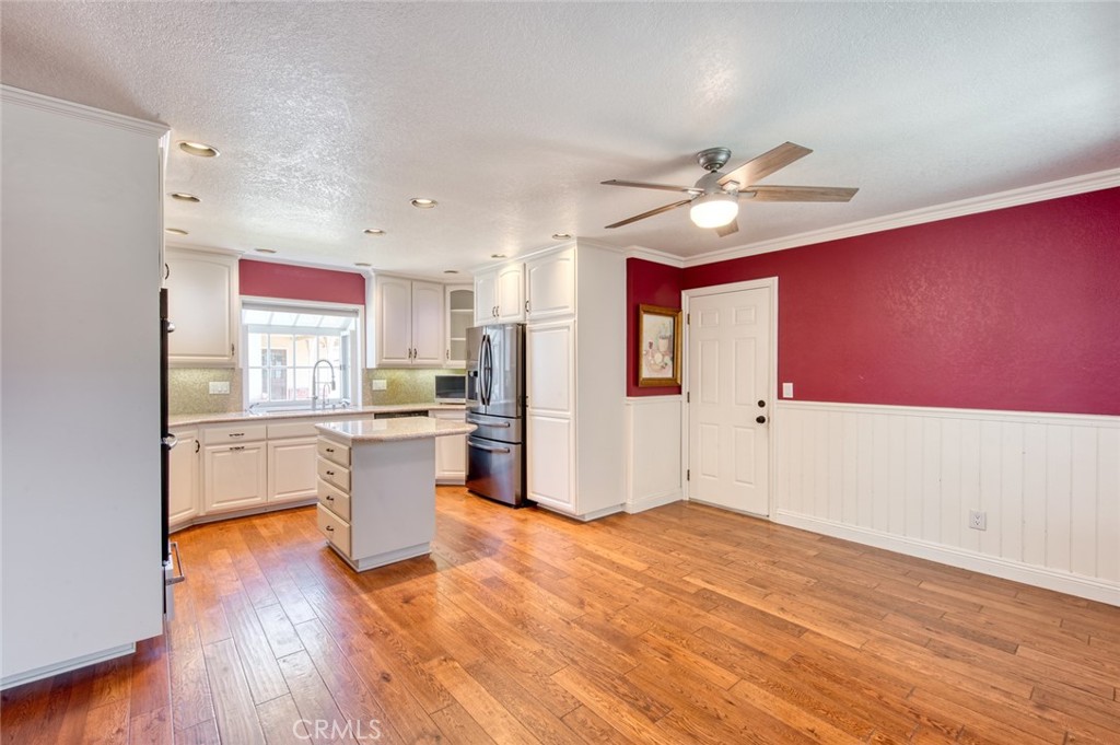 17597 Santa Paula