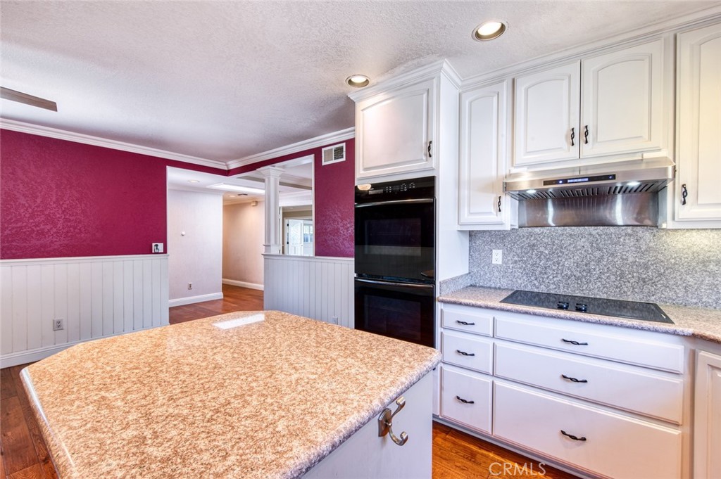17597 Santa Paula