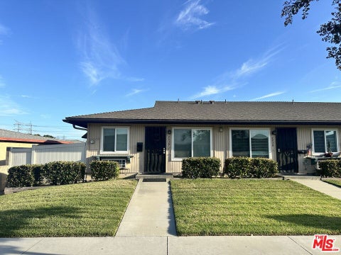 Photo of 9938 1/2 Cedar Street, Bellflower, CA 90706 (MLS # 26863913)