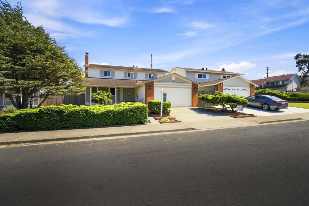 2231 Delvin Way