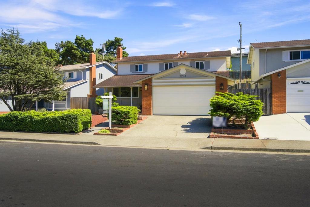 2231 Delvin Way