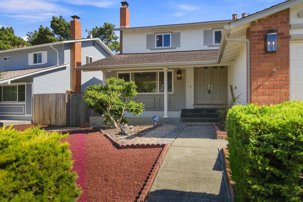 2231 Delvin Way
