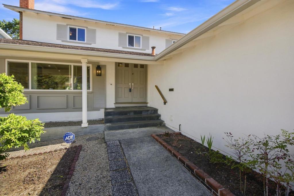 2231 Delvin Way
