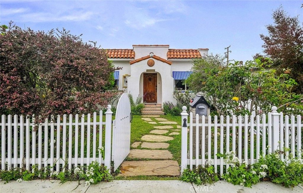 Photo of 4260 Mcconnell Boulevard, Los Angeles, CA 90066 (MLS # SR25122528)