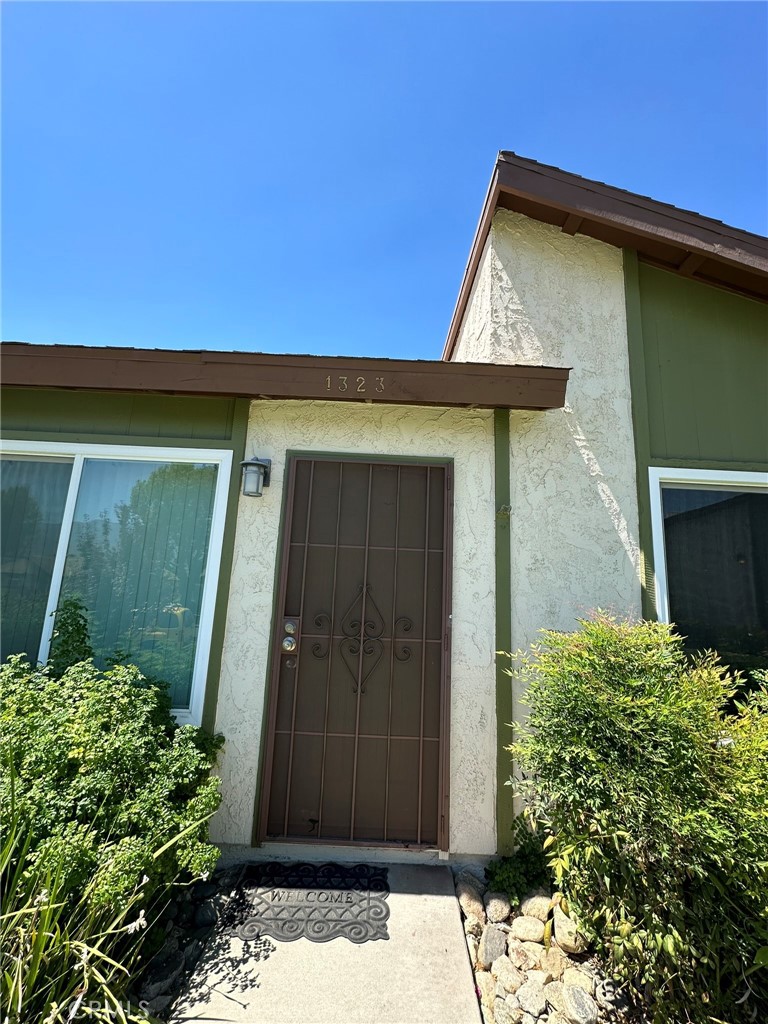 1323 Vista Serena Avenue