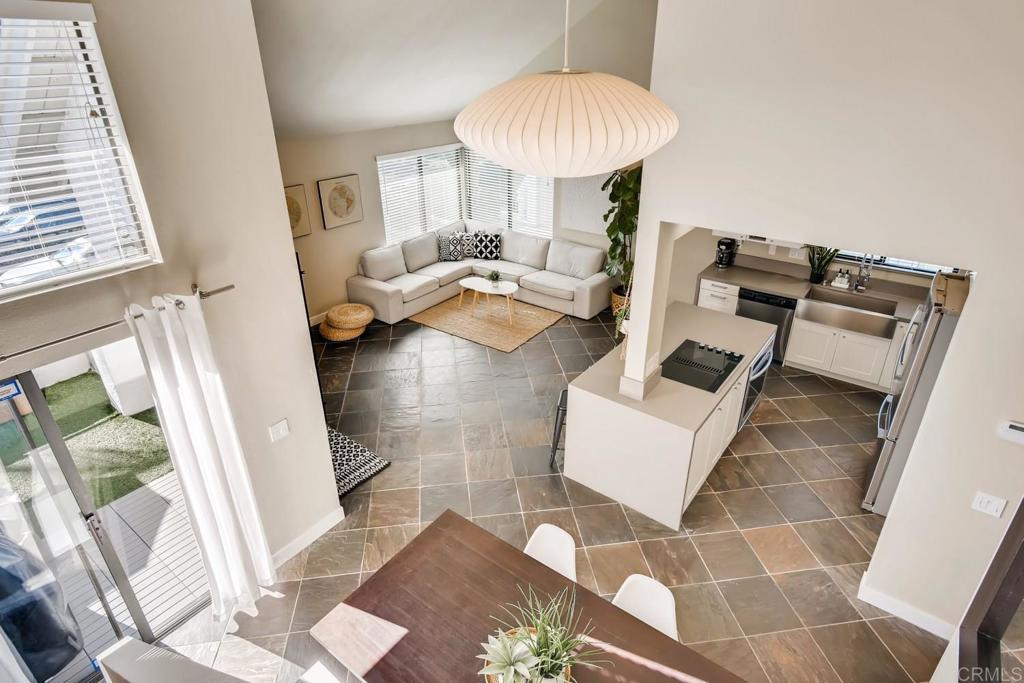 536 Via De La Valle A