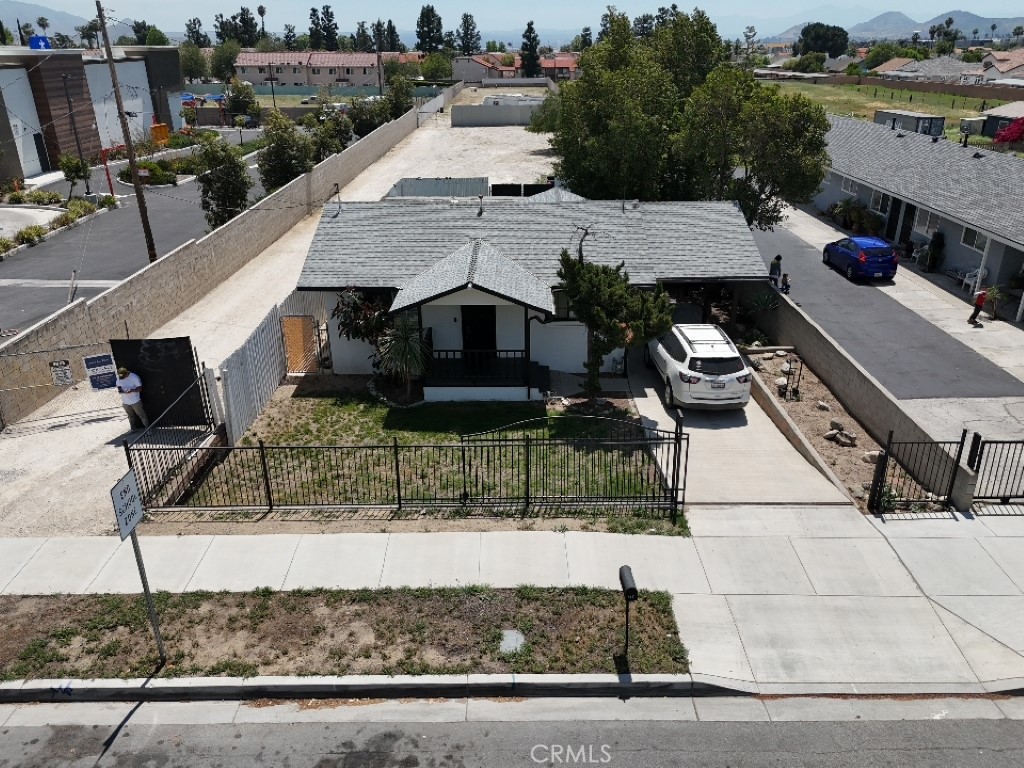 135 W Randall Avenue