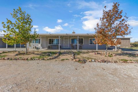 Photo of 1998 Cambria Avenue, Landers, CA 92285 (MLS # SW25271594)