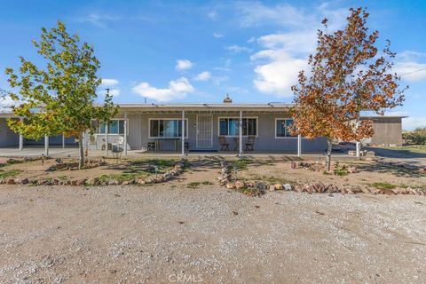 Photo of 1998 Cambria Avenue, Landers, CA 92285 (MLS # SW25271594)