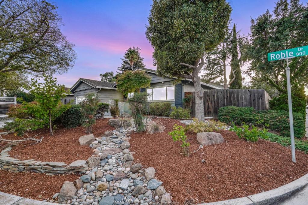 883 Roble Drive
