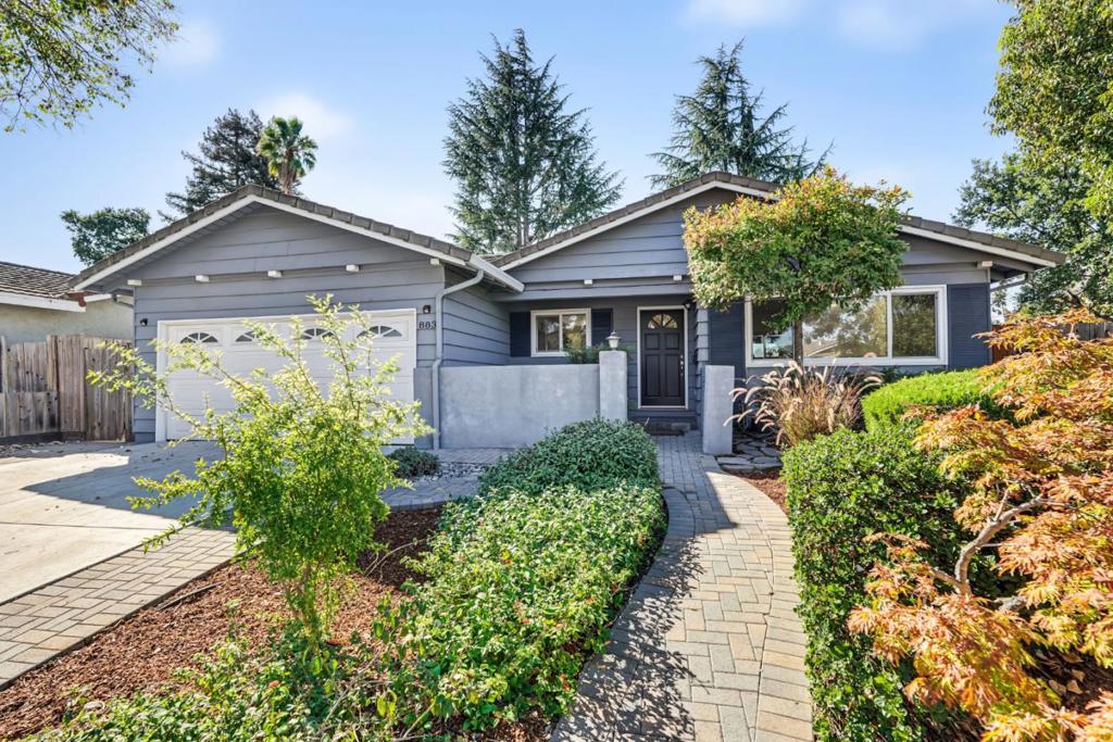 883 Roble Drive