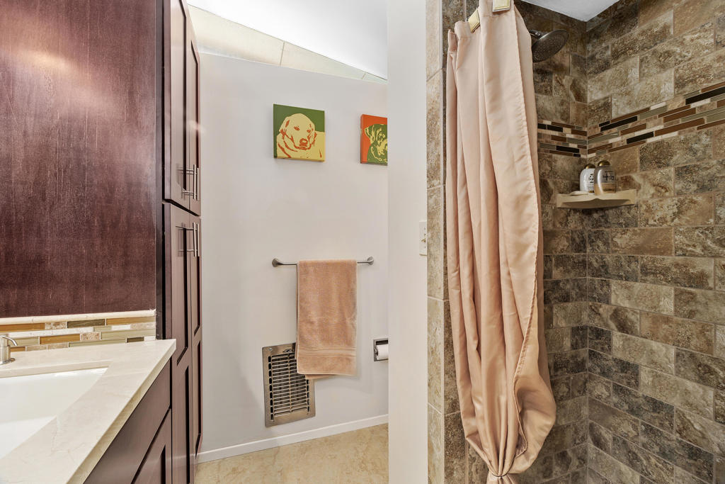 Thunderbird C.C. - Residential