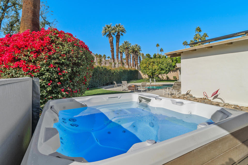 Thunderbird C.C. - Residential