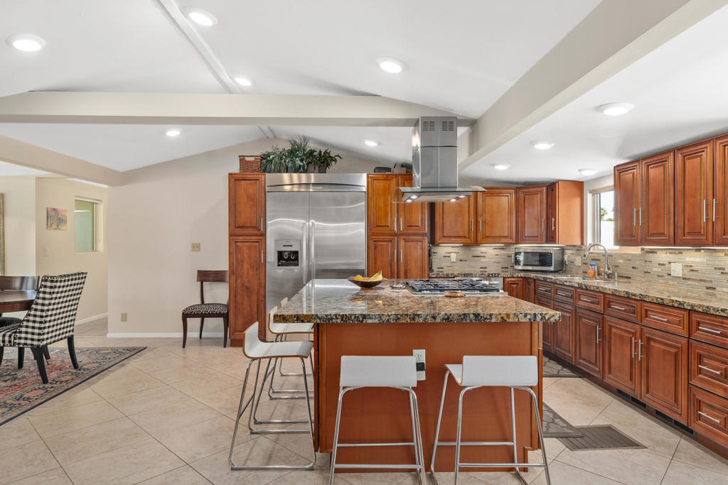 Thunderbird C.C. - Residential