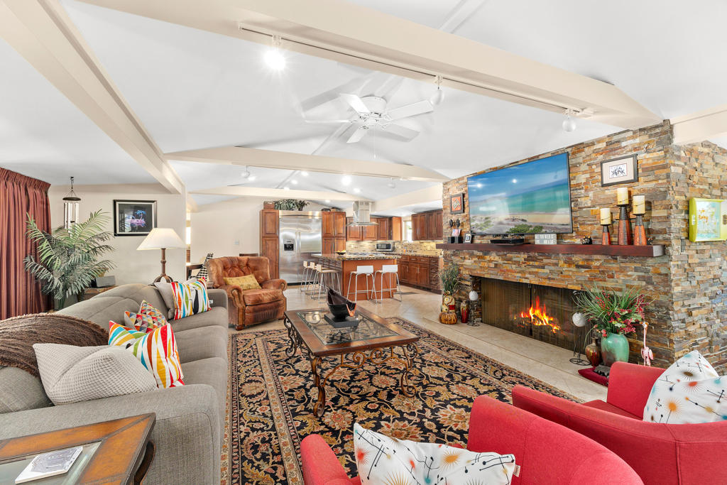 Thunderbird C.C. - Residential