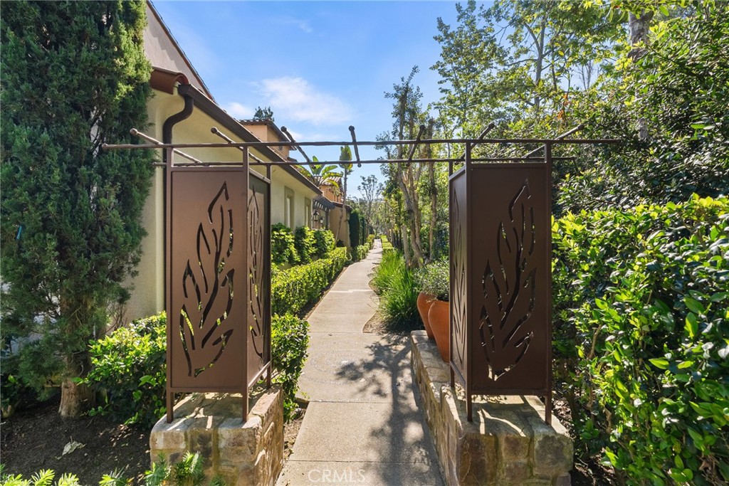 82 Bower Tree