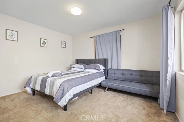 408 E Jacaranda