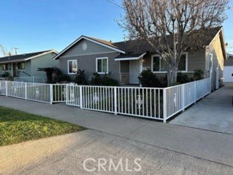 Photo of 408 E Jacaranda Ave, Orange, CA 92867 (MLS # OC26092293)