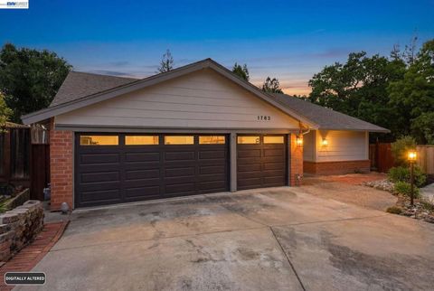 Photo of 1782 Whitecliff Way Way, Walnut Creek, CA 94596 (MLS # 41132844)