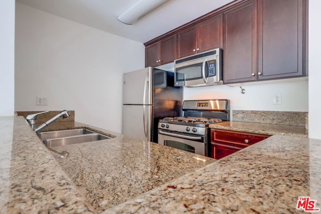 Photo of 7320 Hawthorn Avenue #207, Los Angeles, CA 90046 (MLS # 26644087)