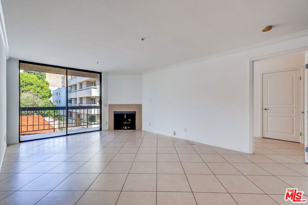 Photo of 7320 Hawthorn Avenue #207, Los Angeles, CA 90046 (MLS # 26644087)