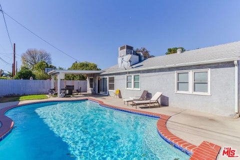 Photo of 7858 JAMIESON Avenue, Reseda, CA 91335 (MLS # 26993519)