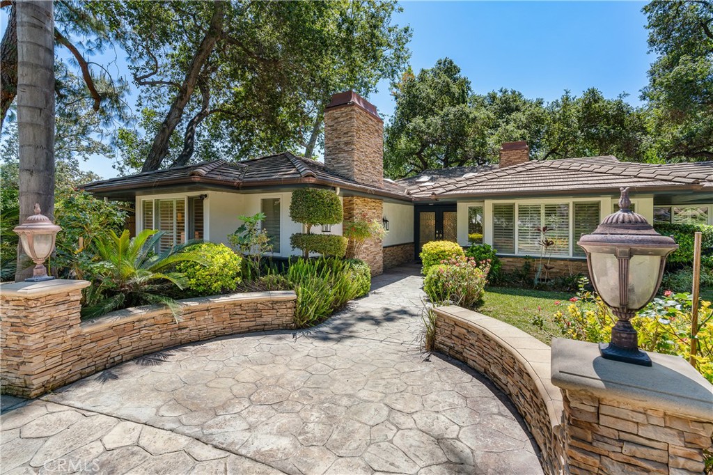 28 W Sycamore Avenue